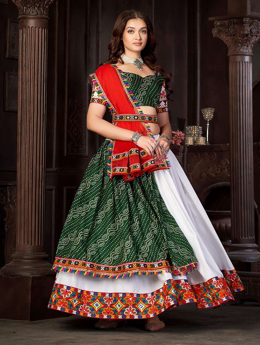 women white flared lehenga - 21481805 - Zoom Image - 0