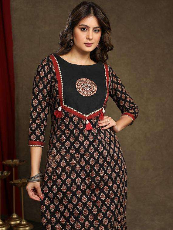 women three quarter sleeve straight kurta - 21482203 -  Standard Image - 1