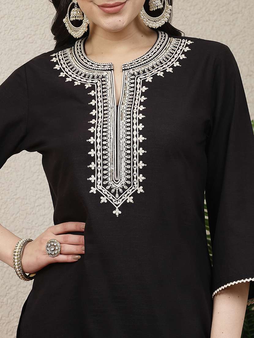 women black cotton blend kurta pant set - 21482534 -  Standard Image - 4
