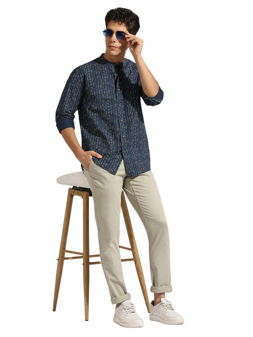 men solid mid rise chinos - 21485059 - Standard Image - 4