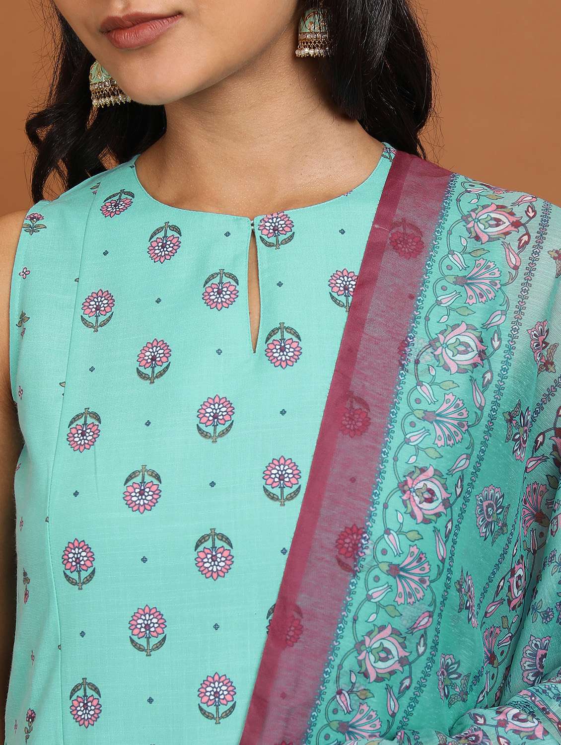 women floral printed kurta pant set with dupatta - 21486407 -  Standard Image - 4