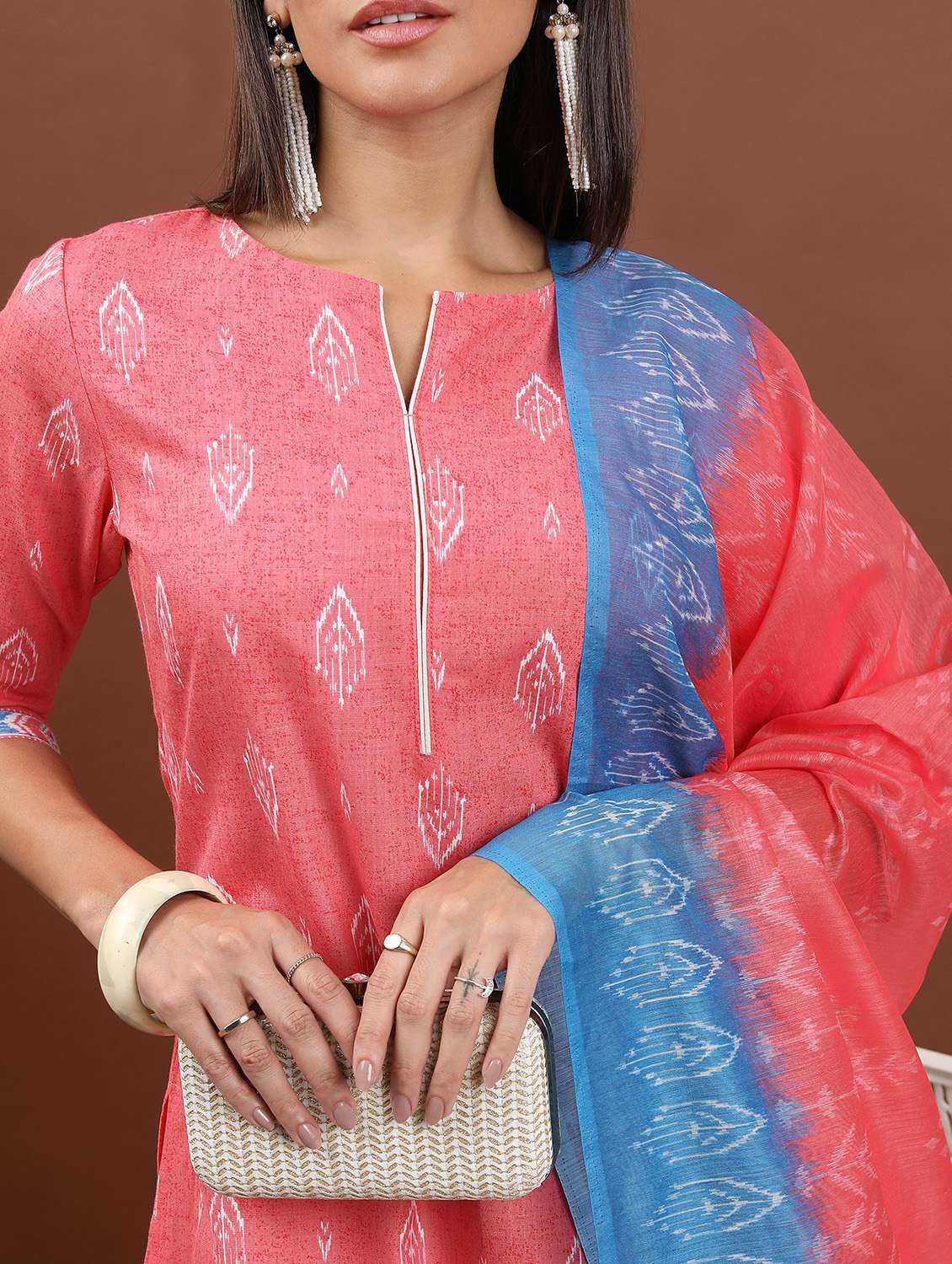 women printed kurta pant set with dupatta - 21486445 -  Standard Image - 4