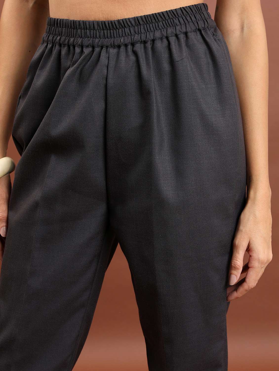 women printed notch neck kurta pant set with dupatta - 21486456 -  Standard Image - 4