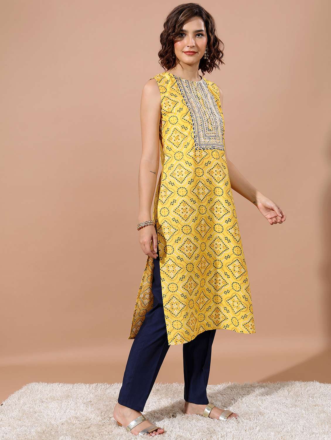 women bndhani kurta pant set with dupatta - 21486465 -  Standard Image - 1