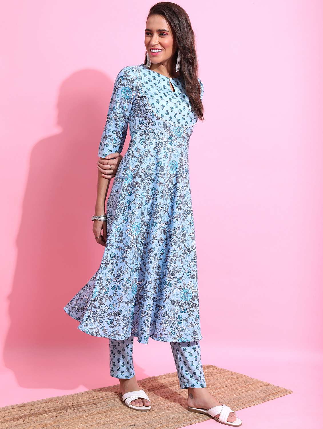 women floral printed kurta pant set with dupatta - 21486498 -  Standard Image - 1