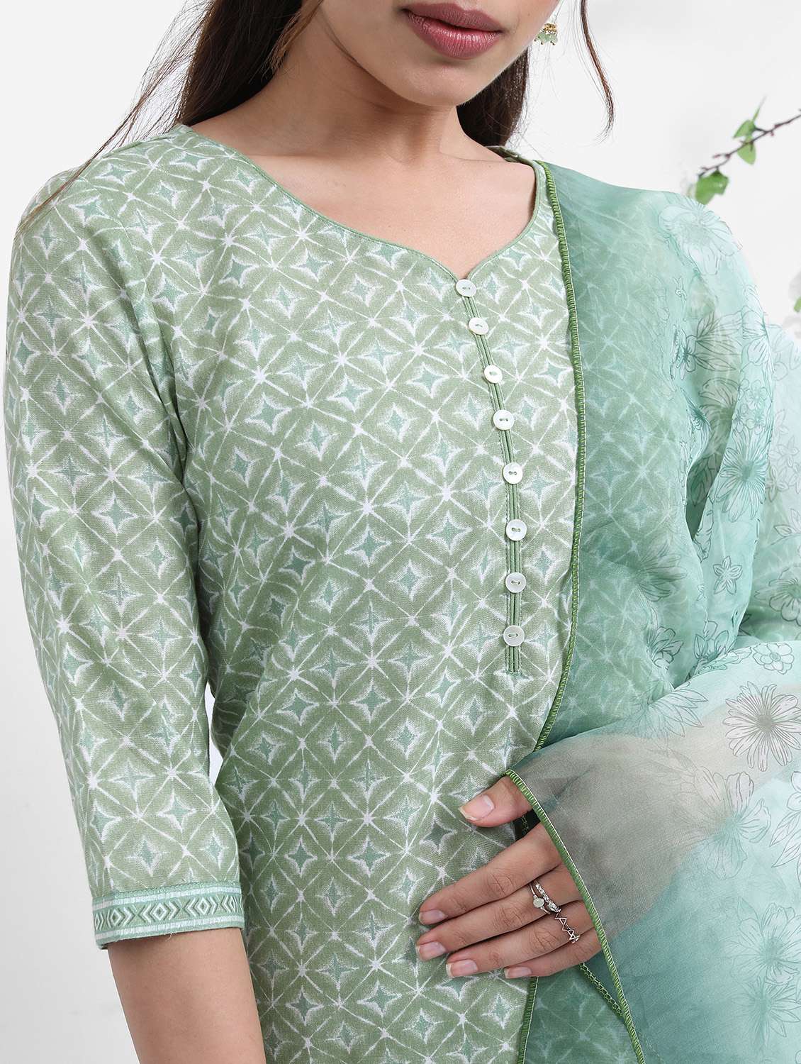 women three quarter sleeve kurta palazzo with dupatta set - 21486530 -  Standard Image - 4