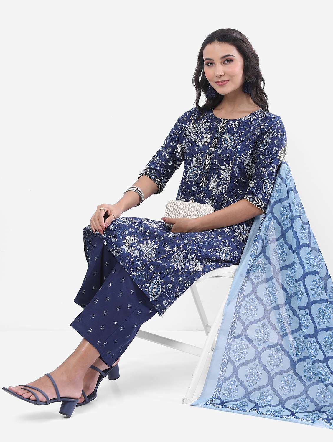women floral kurta palazzo set with dupatta - 21486537 -  Standard Image - 1