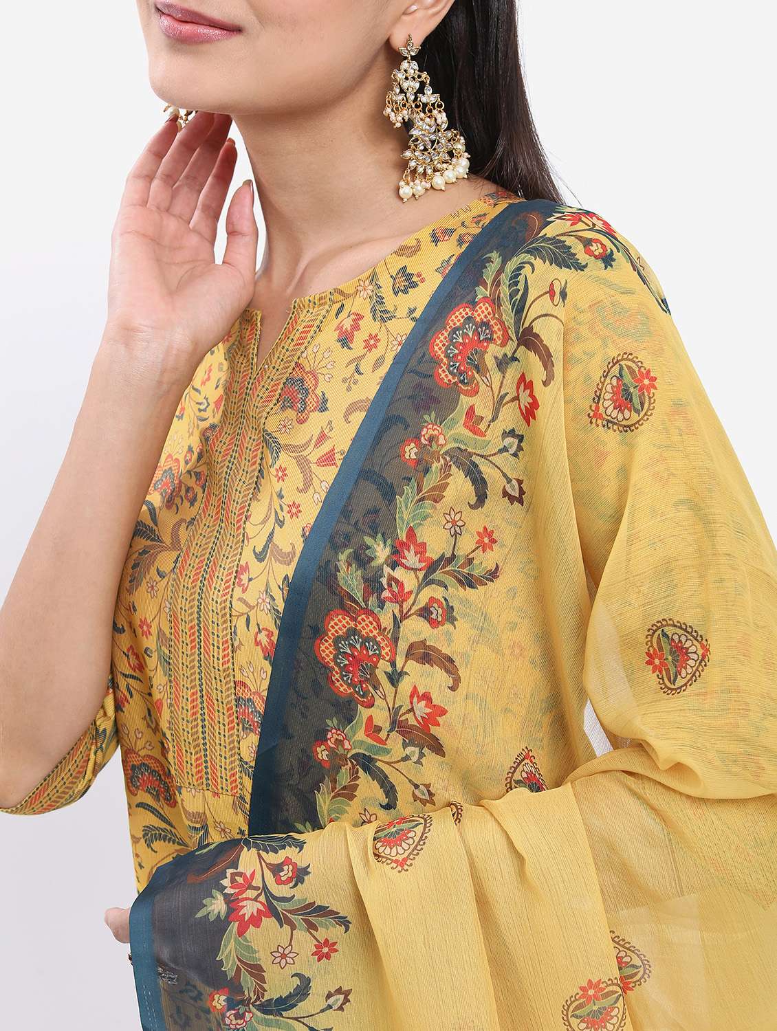 women floral printed kurta pant set with dupatta - 21486559 -  Standard Image - 4