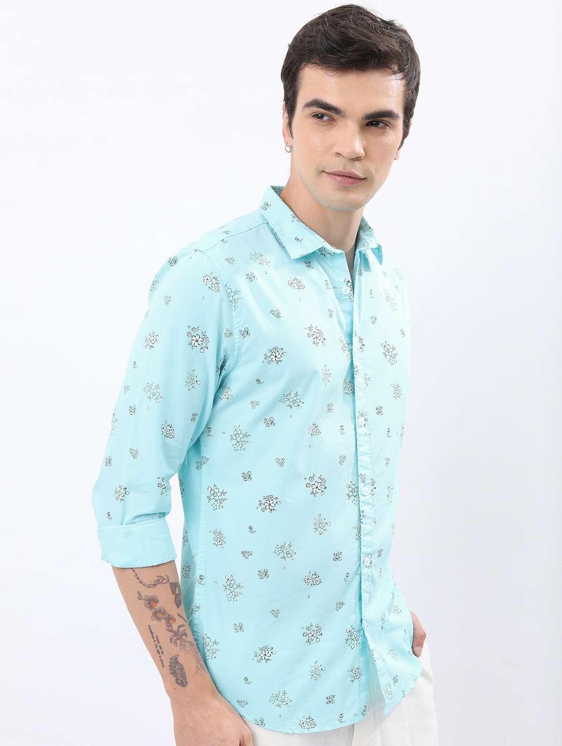 men light bliue collared neck casual shirts - 21486877 -  Standard Image - 1