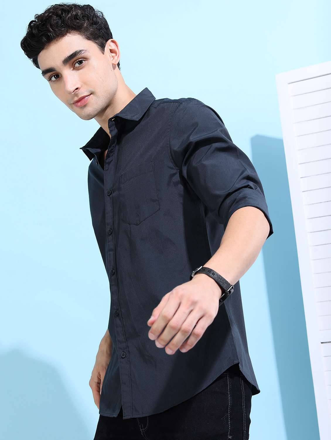 men solid collared casual wear shirt - 21487081 -  Standard Image - 1