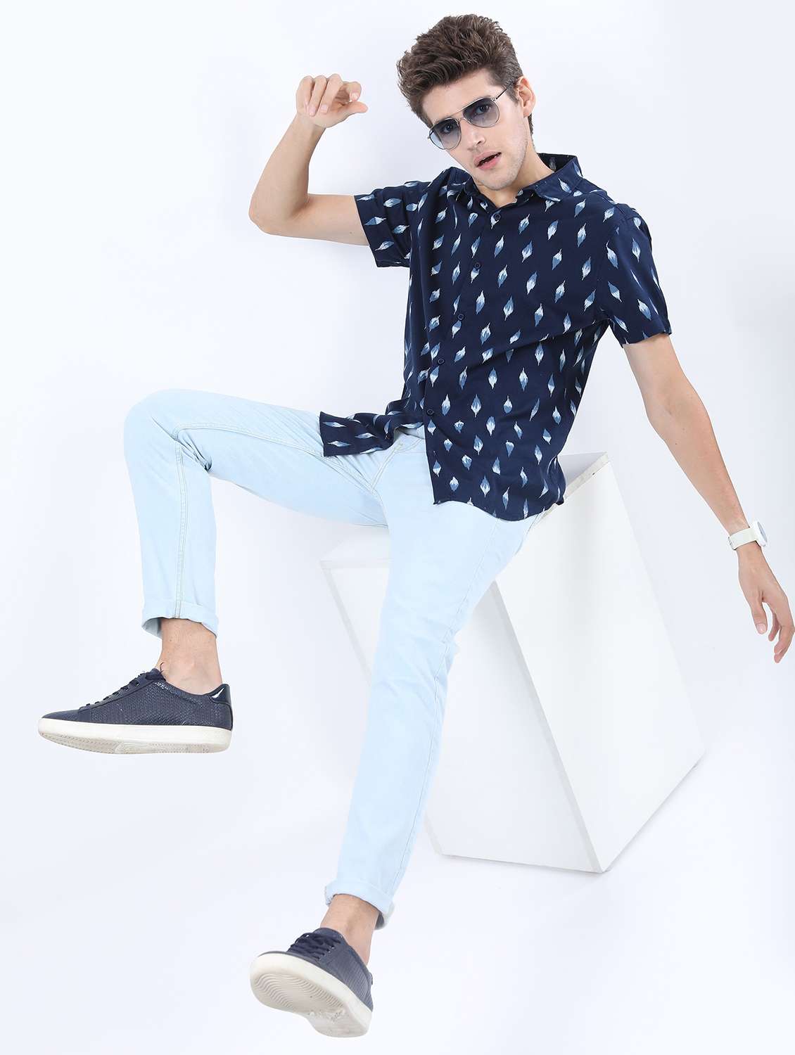 men collared printed casual shirt - 21487145 -  Standard Image - 4