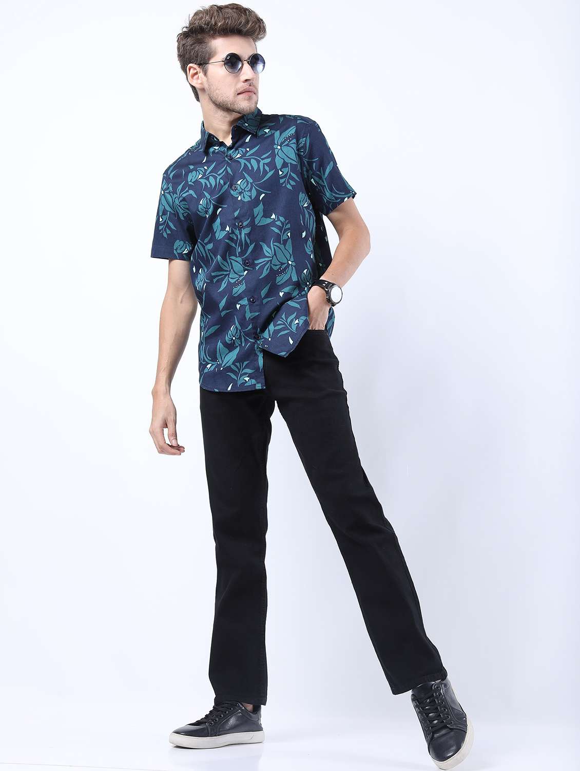 men short sleeved printed casual shirt - 21487164 -  Standard Image - 4