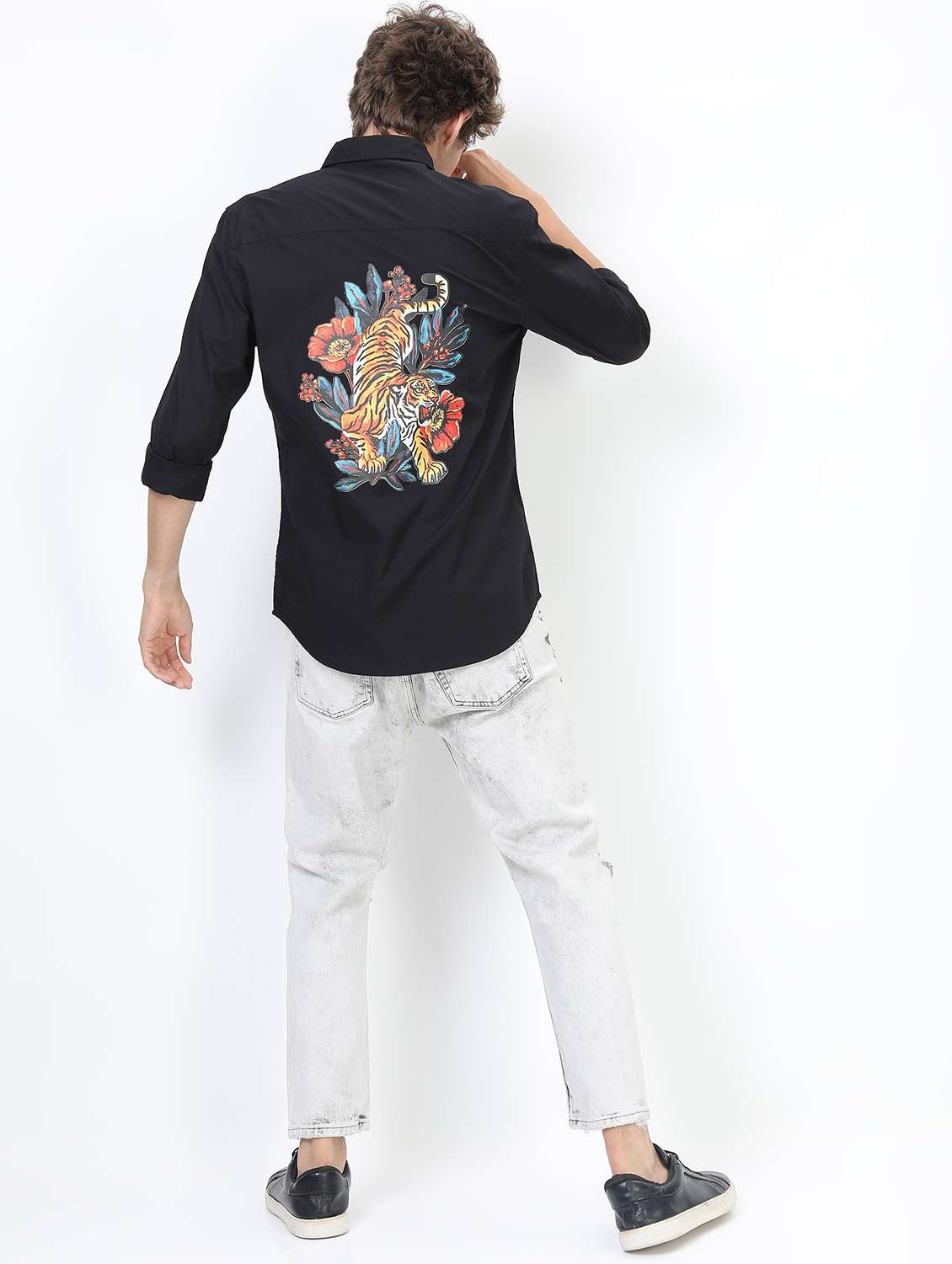 men collared long sleeves back print shirt - 21487199 -  Standard Image - 4