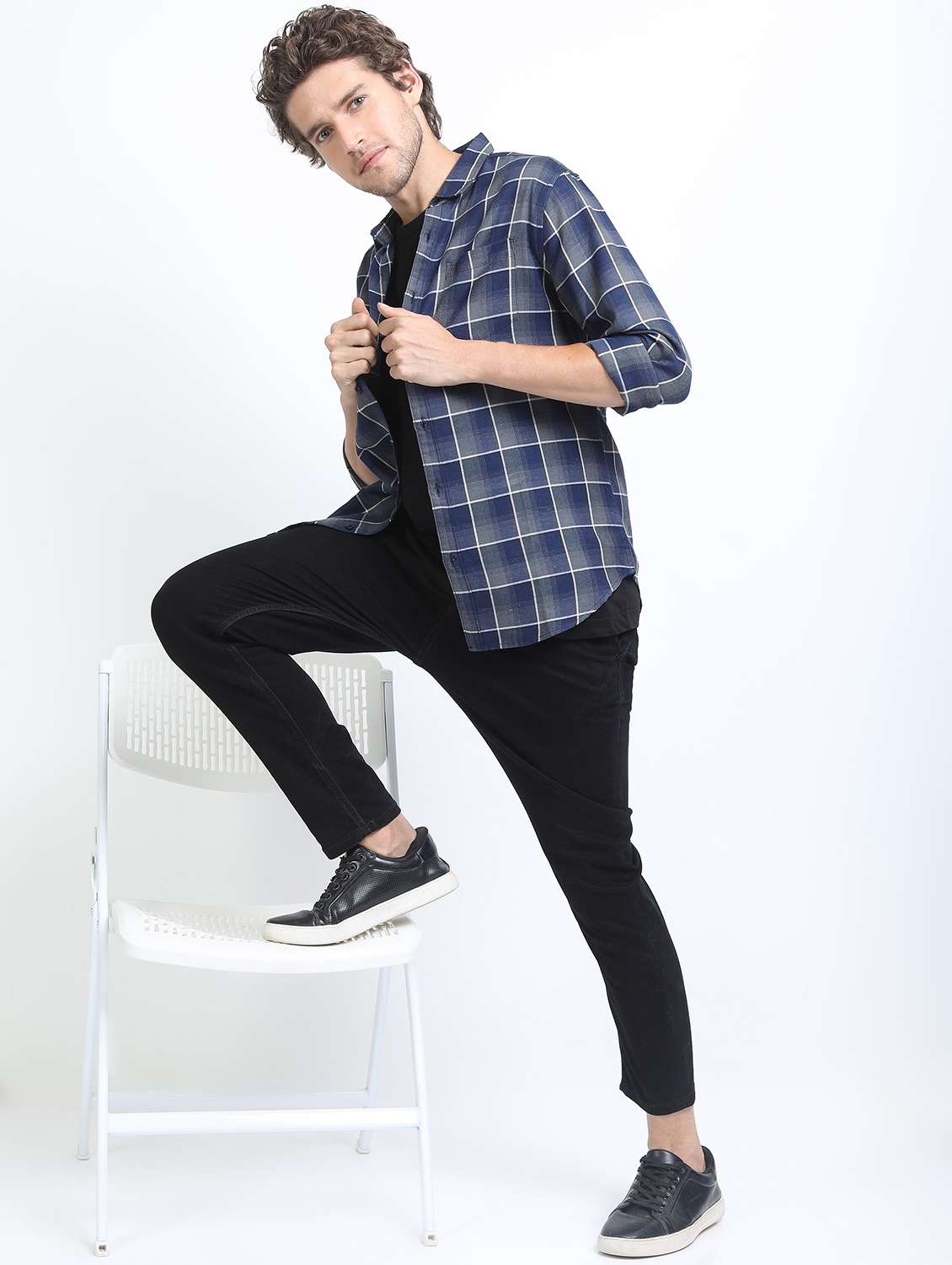 men collared long sleeves casual shirt - 21487231 -  Standard Image - 4