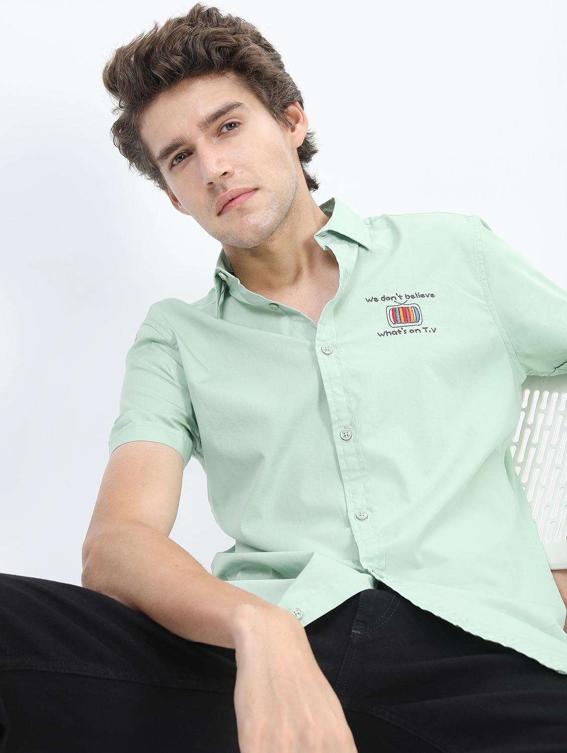 men collared short sleeves casual shirt - 21487252 - Standard Image - 1