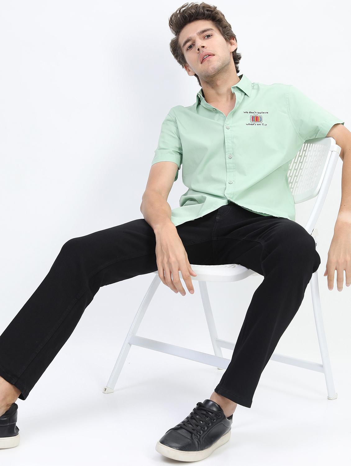 men collared short sleeves casual shirt - 21487252 - Standard Image - 4