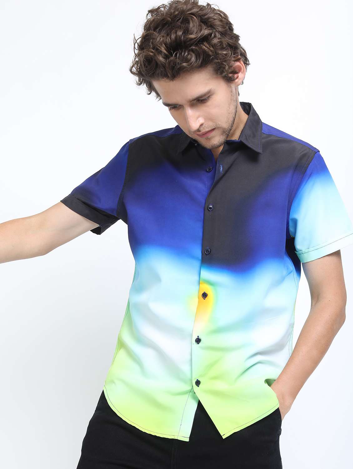 men collared short sleeves casual shirt - 21487257 -  Standard Image - 1