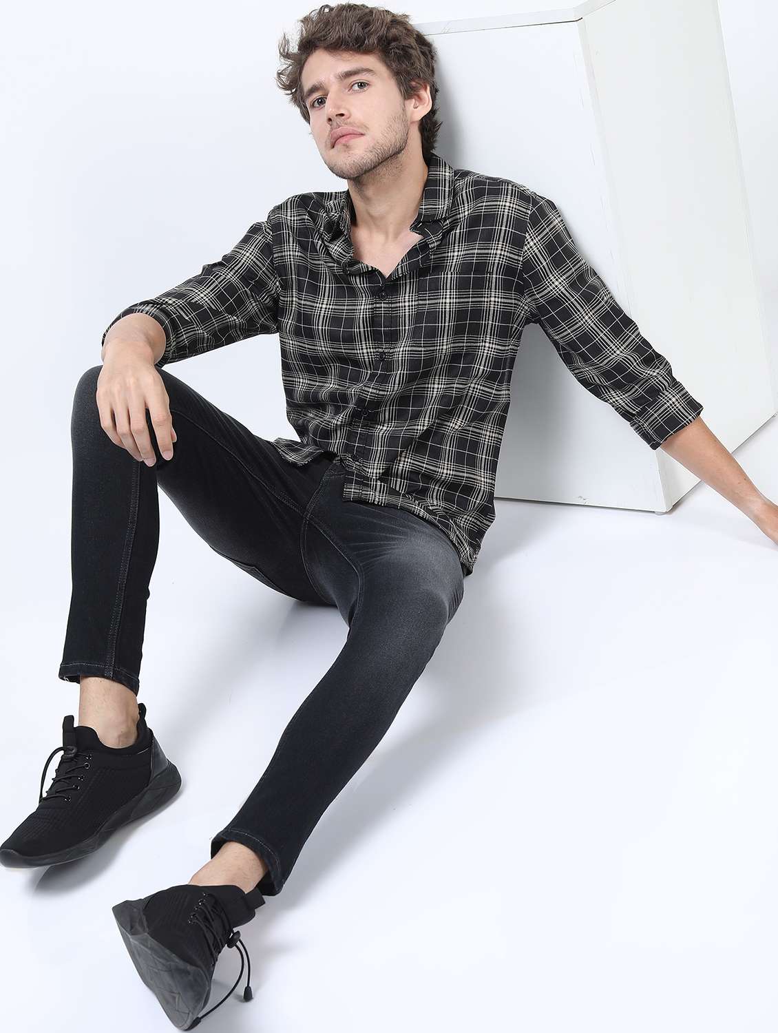 men collared long sleeves casual shirt - 21487319 -  Standard Image - 4