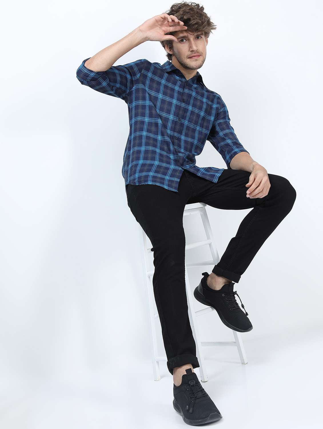 men long sleeved checkered casual shirt - 21487382 -  Standard Image - 4