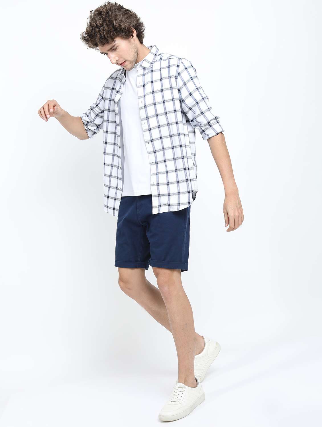 men long sleeved checkered casual shirt - 21487413 -  Standard Image - 4
