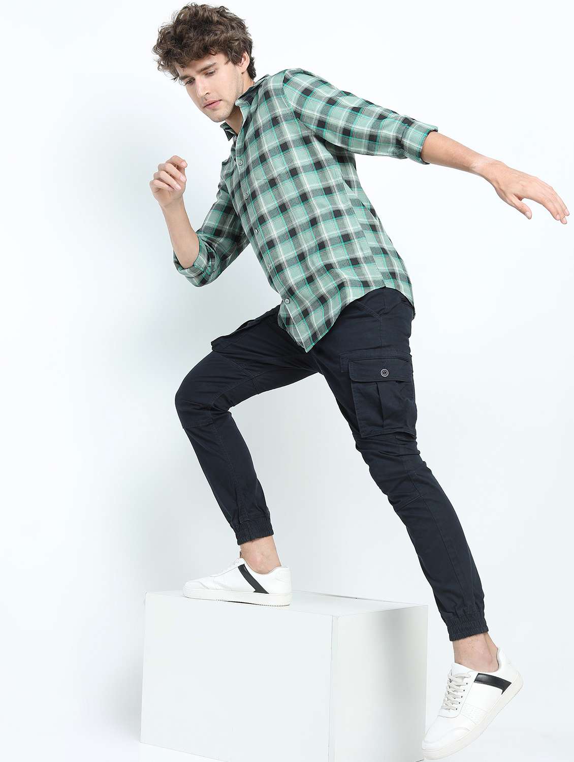 men long sleeved checkered casual shirt - 21487441 -  Standard Image - 4