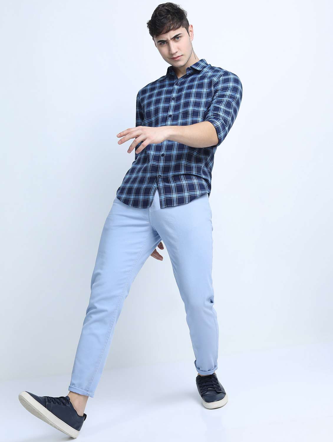 men long sleeved checkered casual shirt - 21487525 - Standard Image - 4