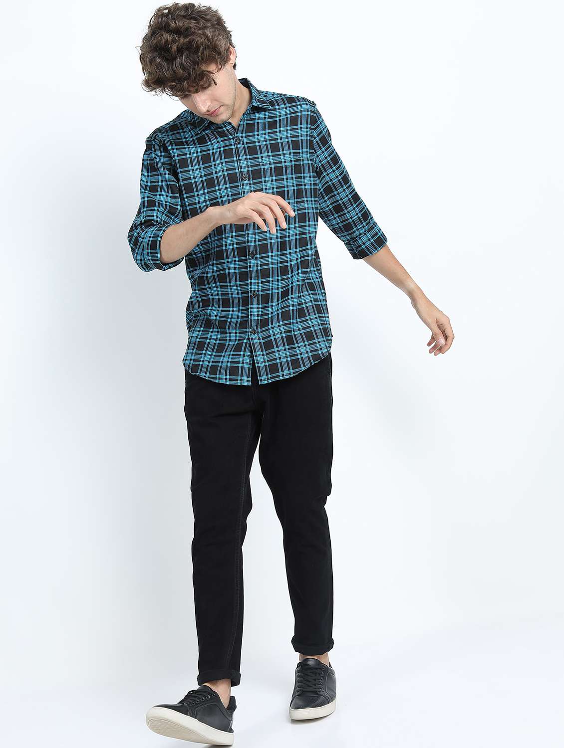 men long sleeved checkered casual shirt - 21487534 -  Standard Image - 4