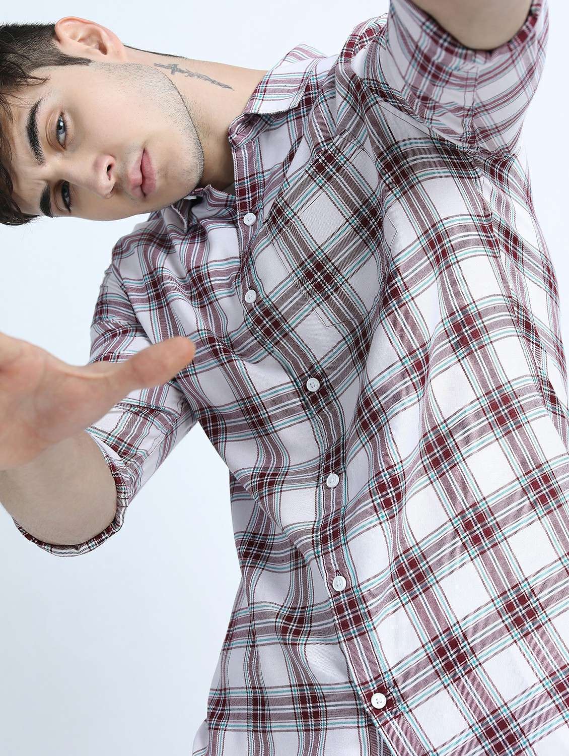 men long sleeved checkered casual shirt - 21487544 -  Standard Image - 4