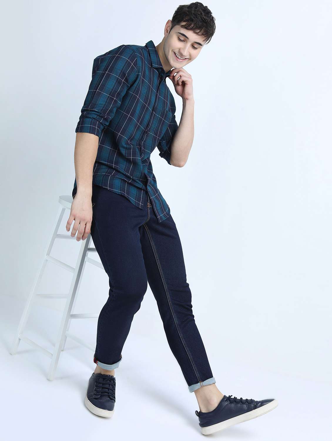 men collared checks casual shirt - 21487552 -  Standard Image - 4