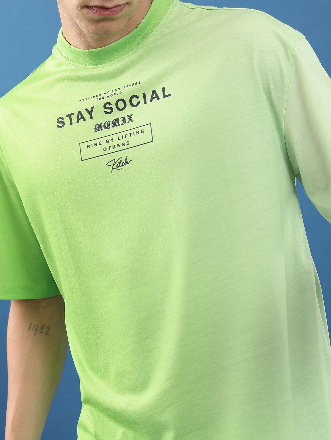 men short sleeved chest print t-shirt - 21487834 -  Standard Image - 4