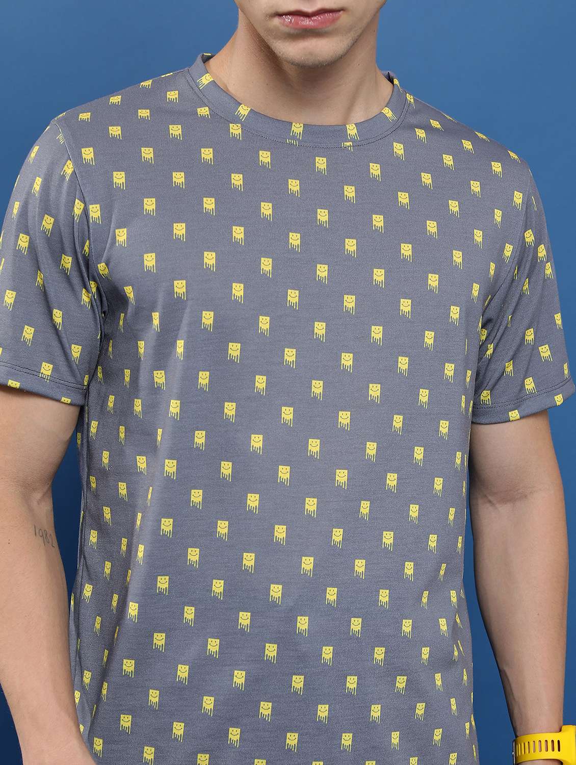 men round neck printed t-shirt - 21487934 -  Standard Image - 4