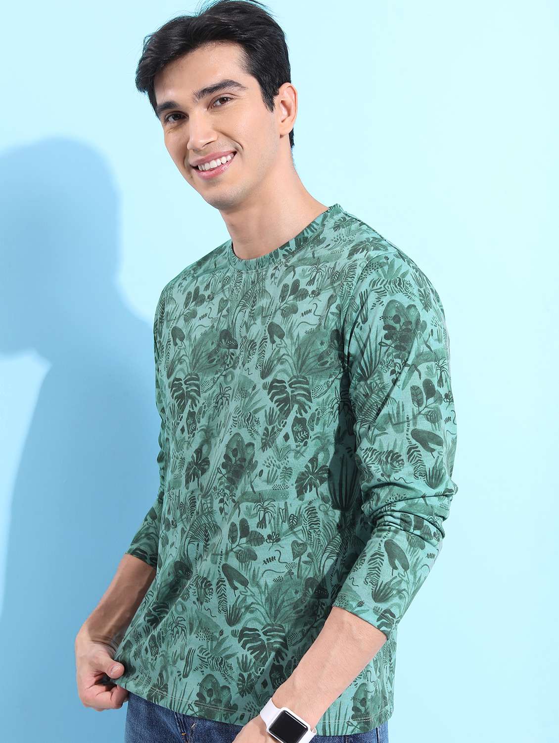 men round neck printed t-shirt - 21487968 -  Standard Image - 1