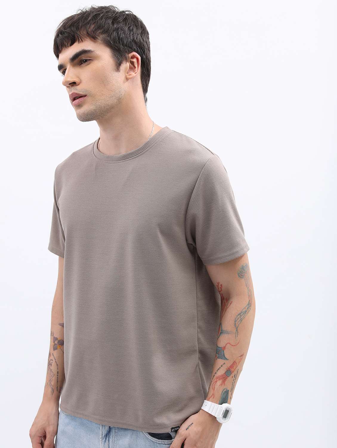 men round neck plain t-shirt - 21487990 -  Standard Image - 1