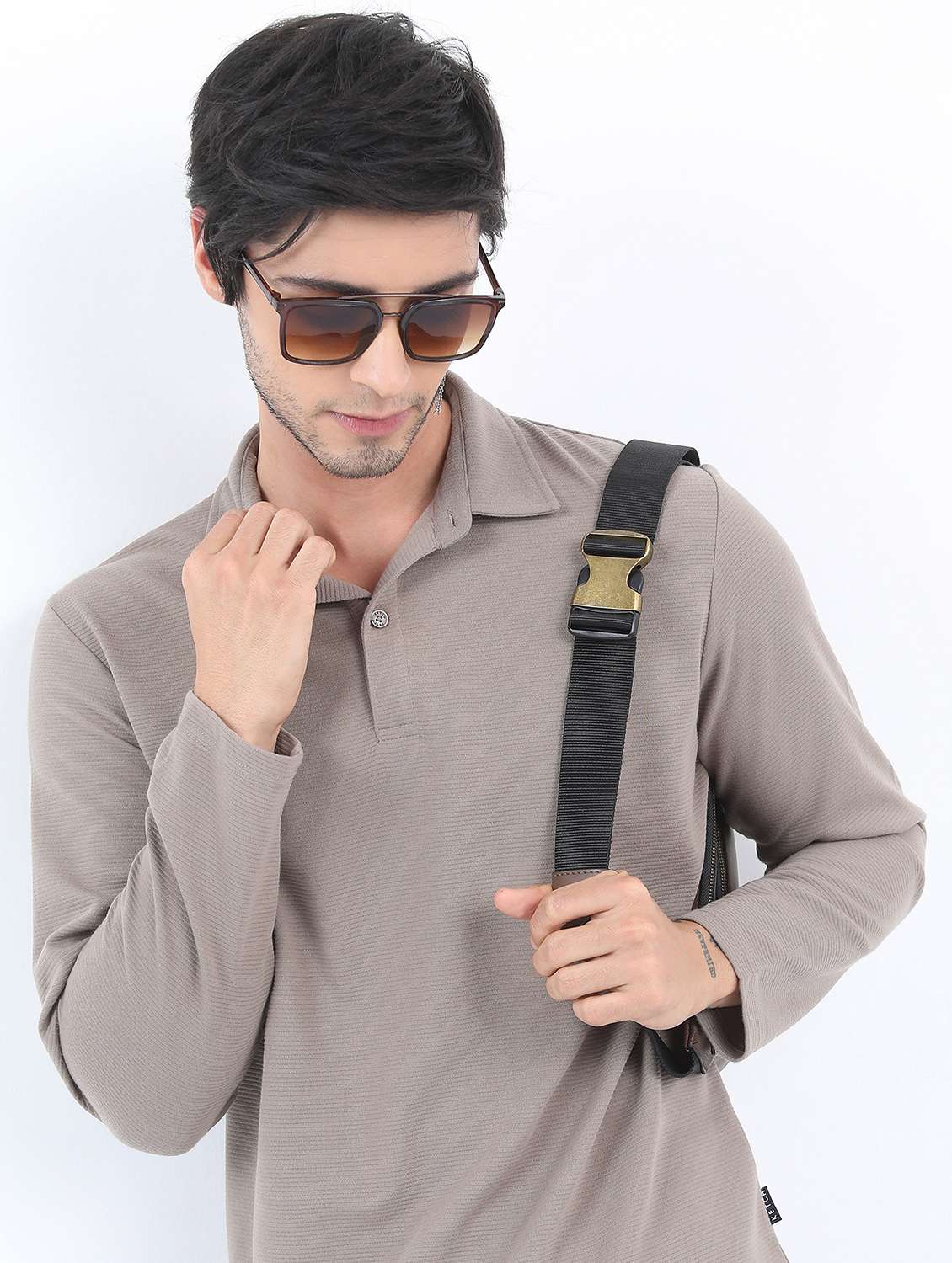 men long sleeved solid t-shirt - 21488011 - Standard Image - 1