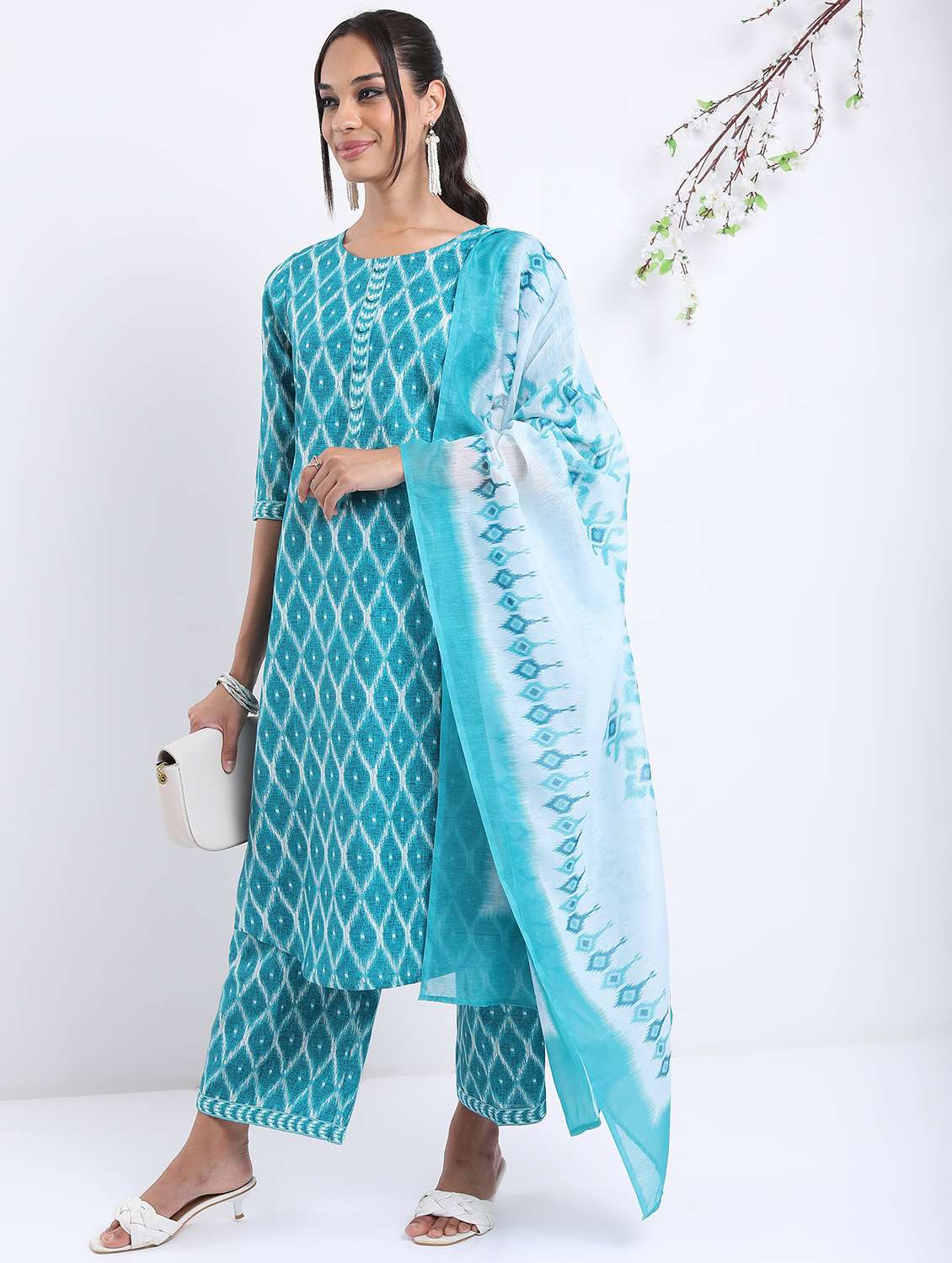 women light blue kurta palazzo set with dupatta - 21488140 -  Standard Image - 1