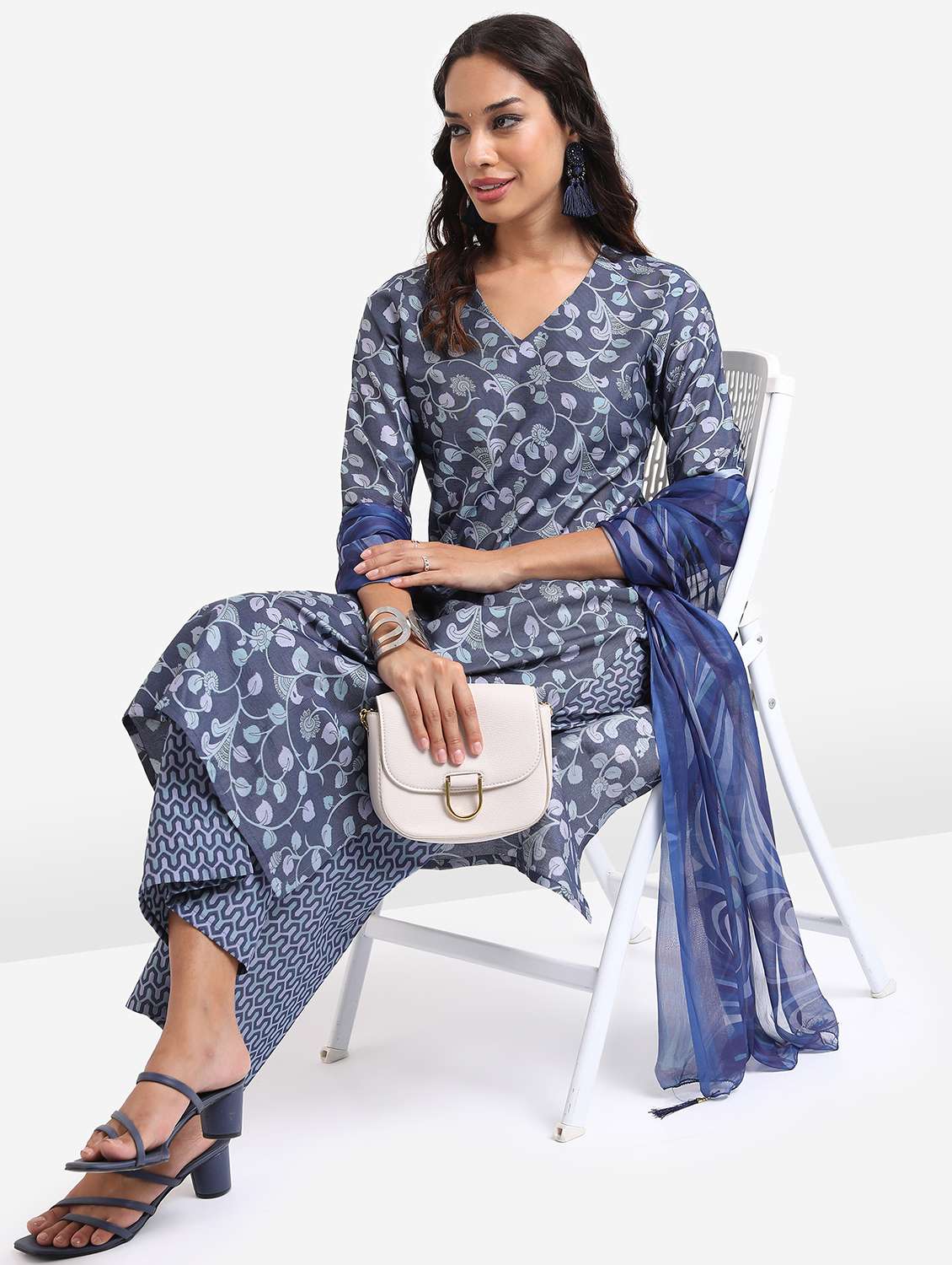 women three quarter sleeve kurta pant with dupatta set - 21488156 -  Standard Image - 1