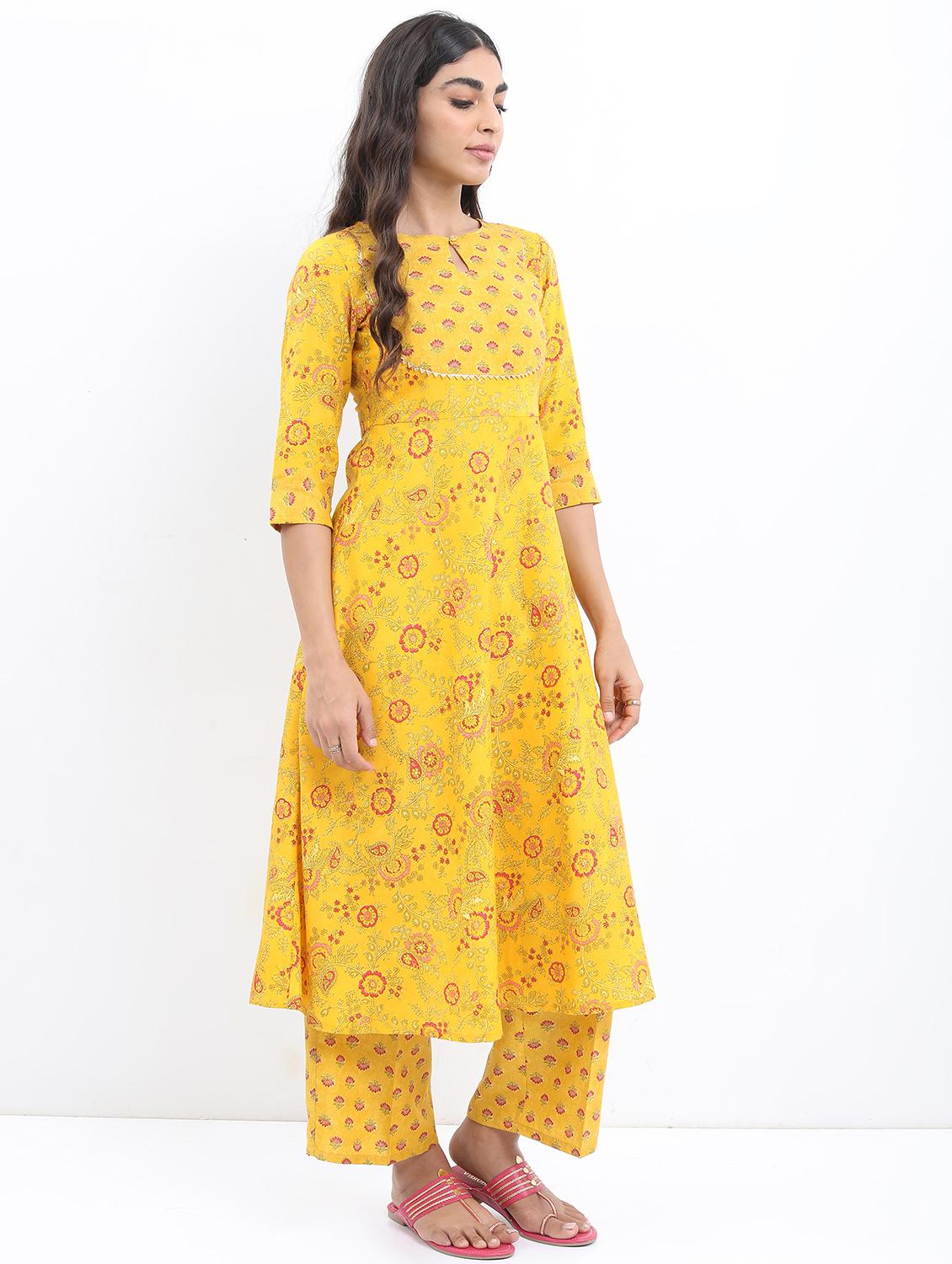 women floral printed kurta palazzo set with dupatta - 21488215 -  Standard Image - 1
