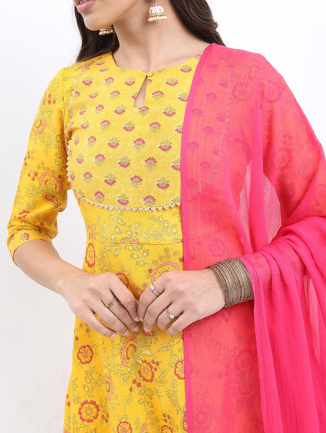 women floral printed kurta palazzo set with dupatta - 21488215 - Standard Image - 4