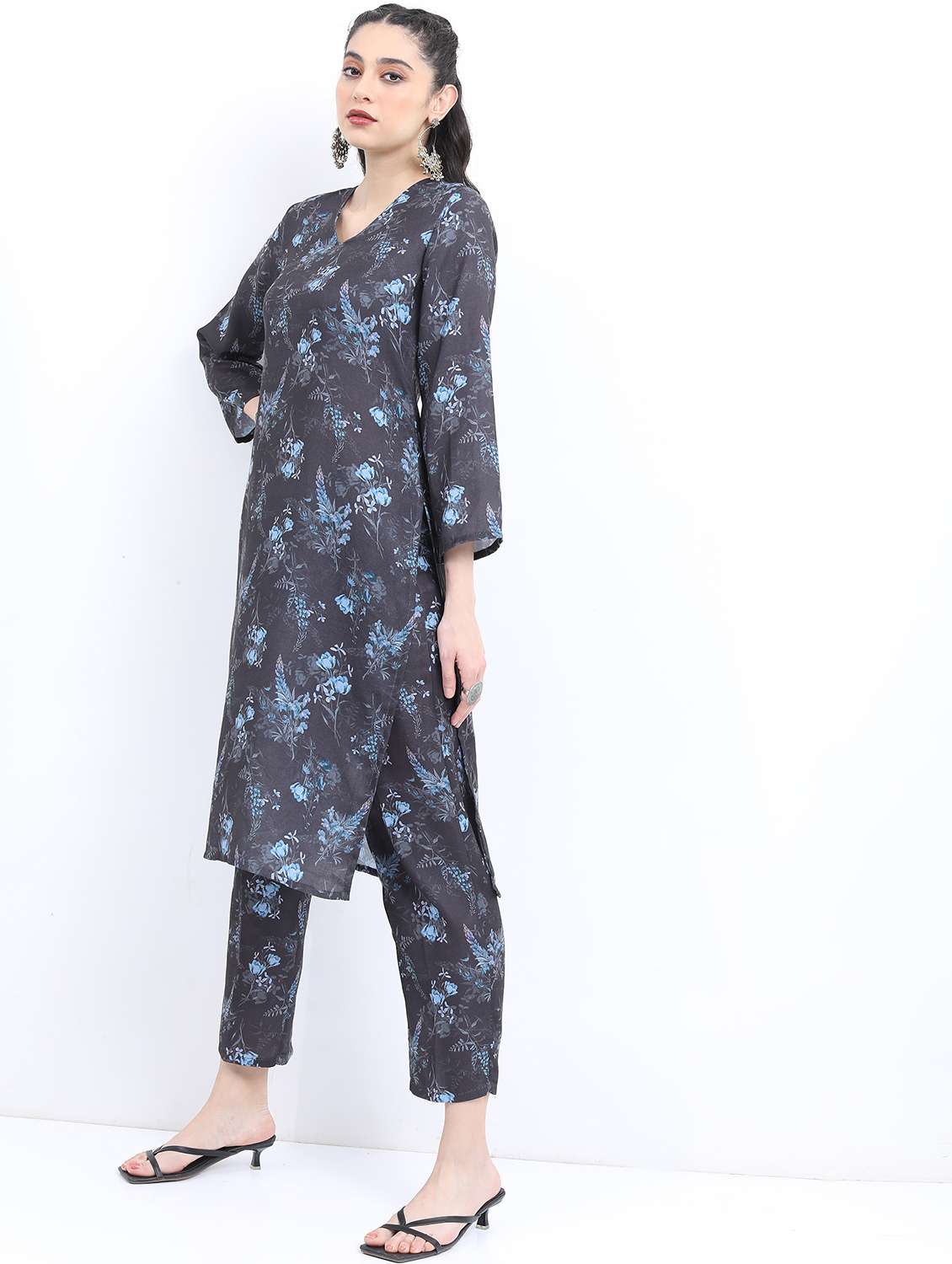 women blue floral printed kurta pant set - 21488264 -  Standard Image - 1