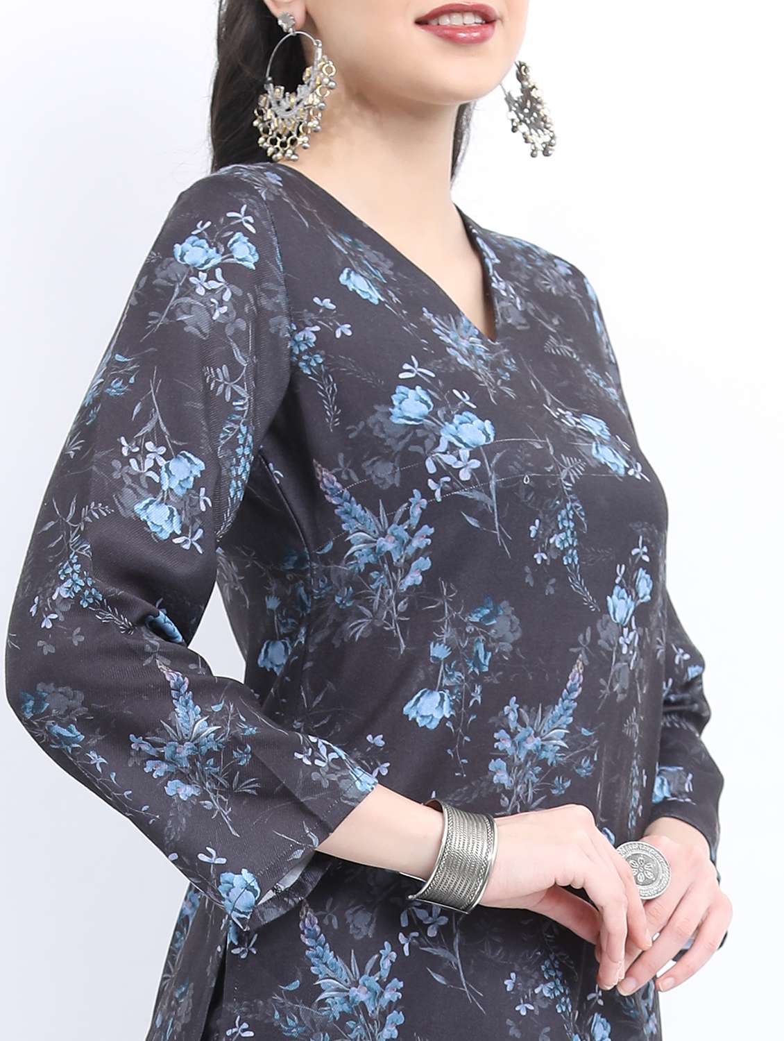 women blue floral printed kurta pant set - 21488264 - Standard Image - 4