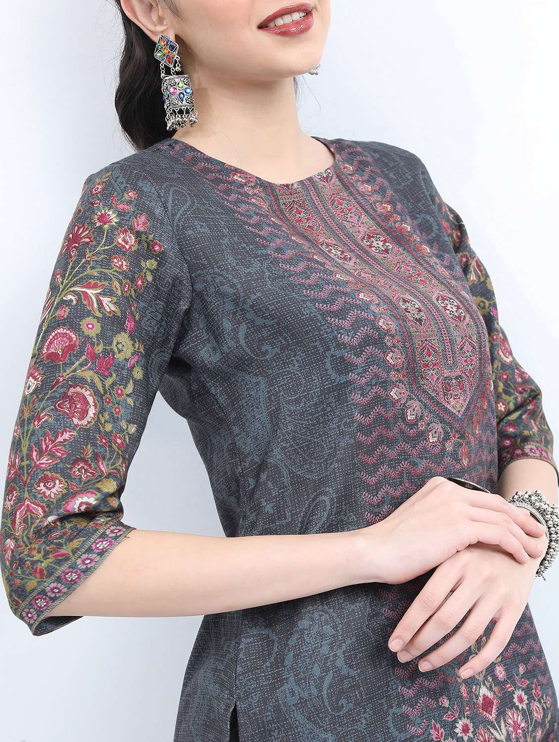 women grey round neck kurta pant set - 21488281 -  Standard Image - 4