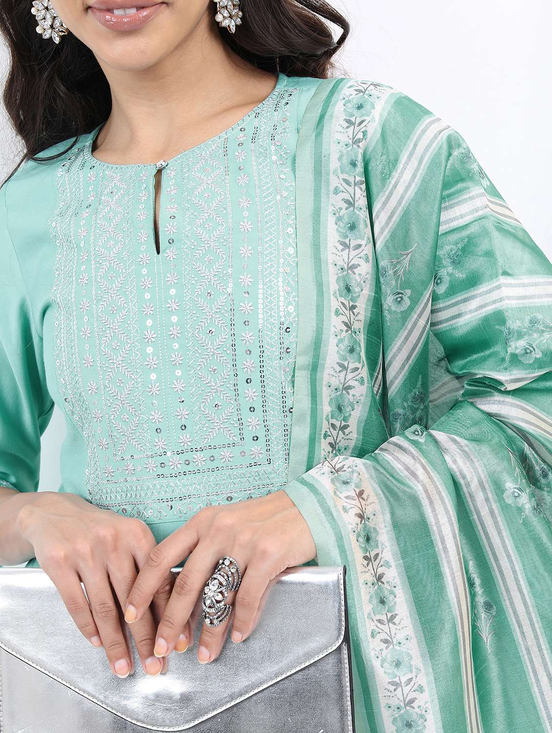 green embroidered kurta pant set - 21488311 - Standard Image - 4