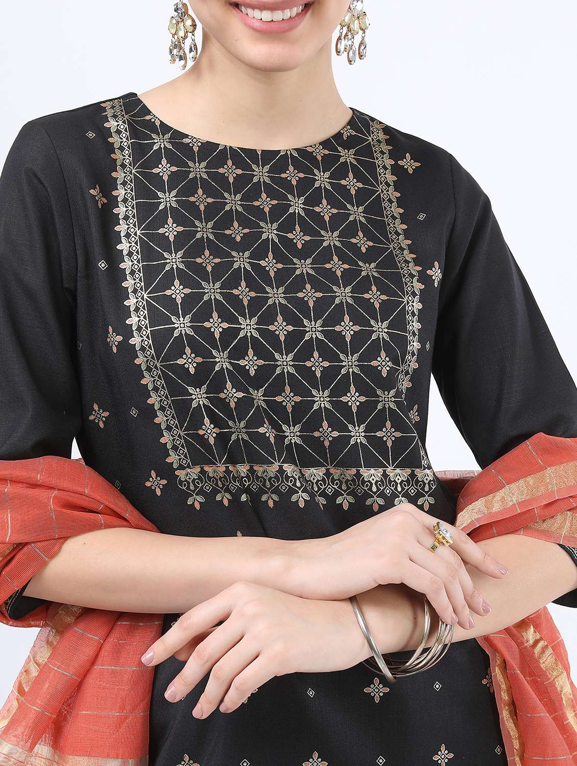 women black kurta pant set with dupatta - 21488322 -  Standard Image - 4