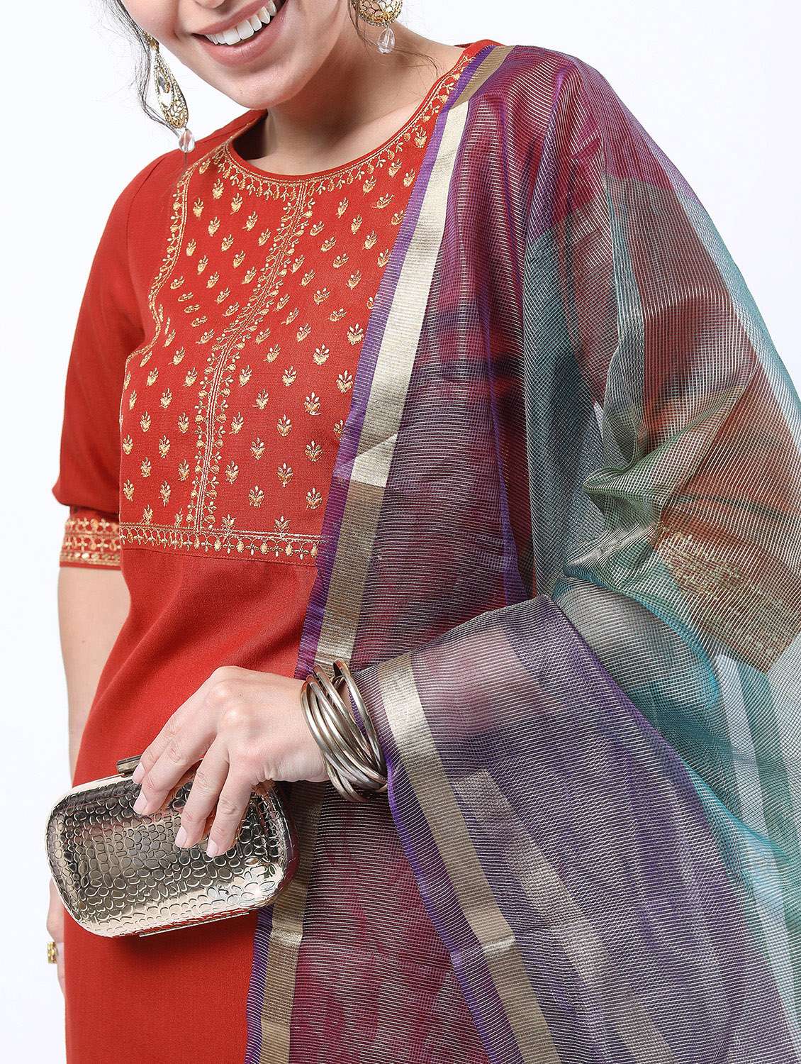 women red kurta palazzo set with dupatta - 21488356 -  Standard Image - 4