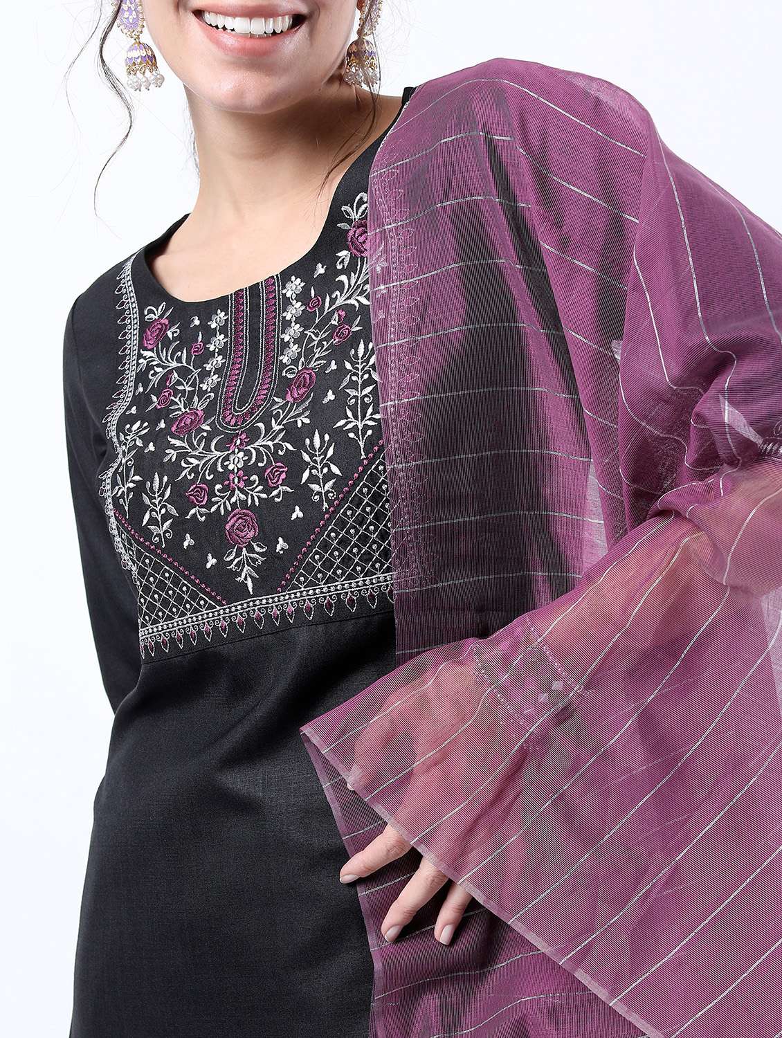 women black kurta pant set with dupatta - 21488369 -  Standard Image - 4