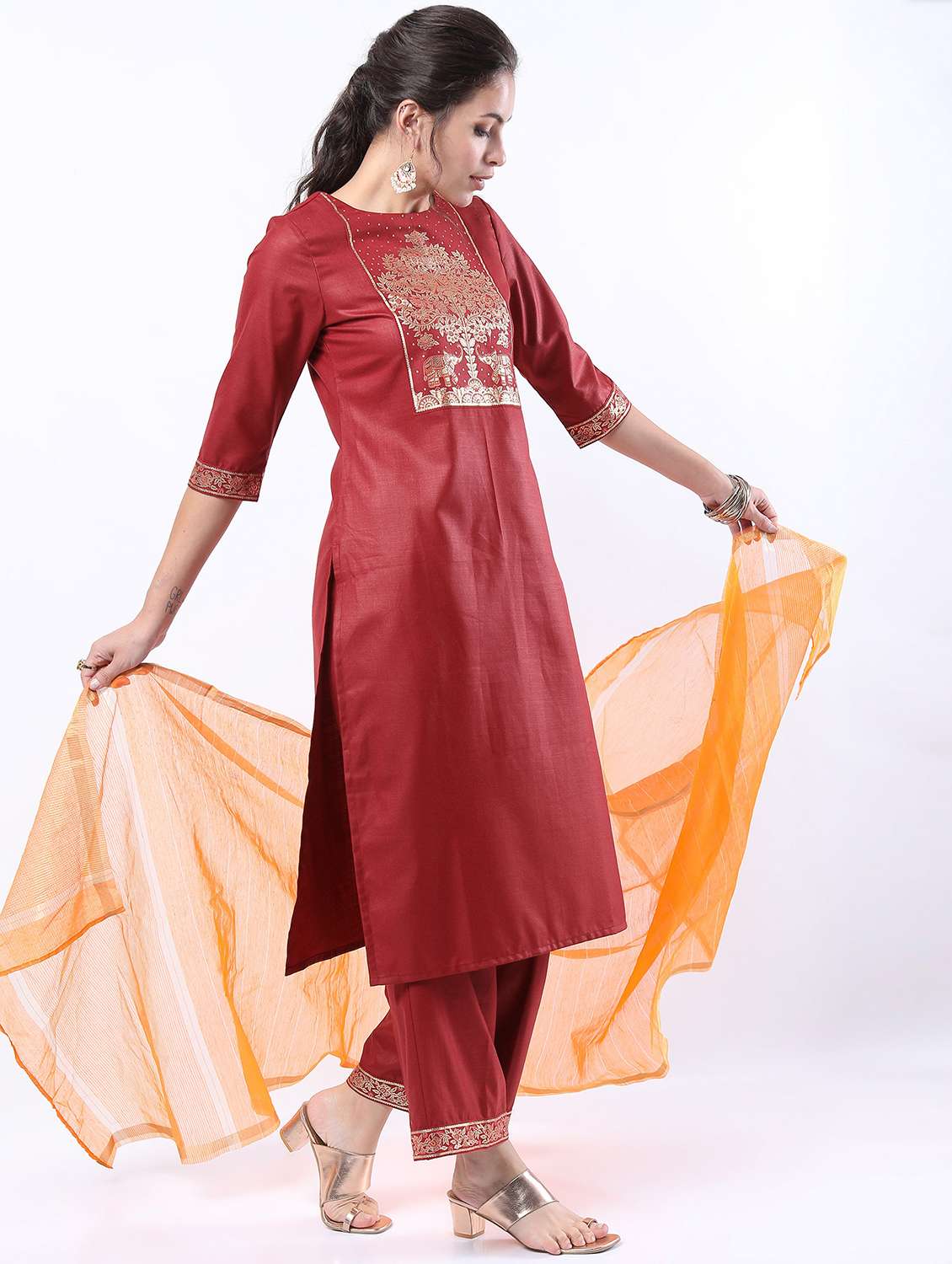 women red kurta palazzo set with dupatta - 21488381 -  Standard Image - 1