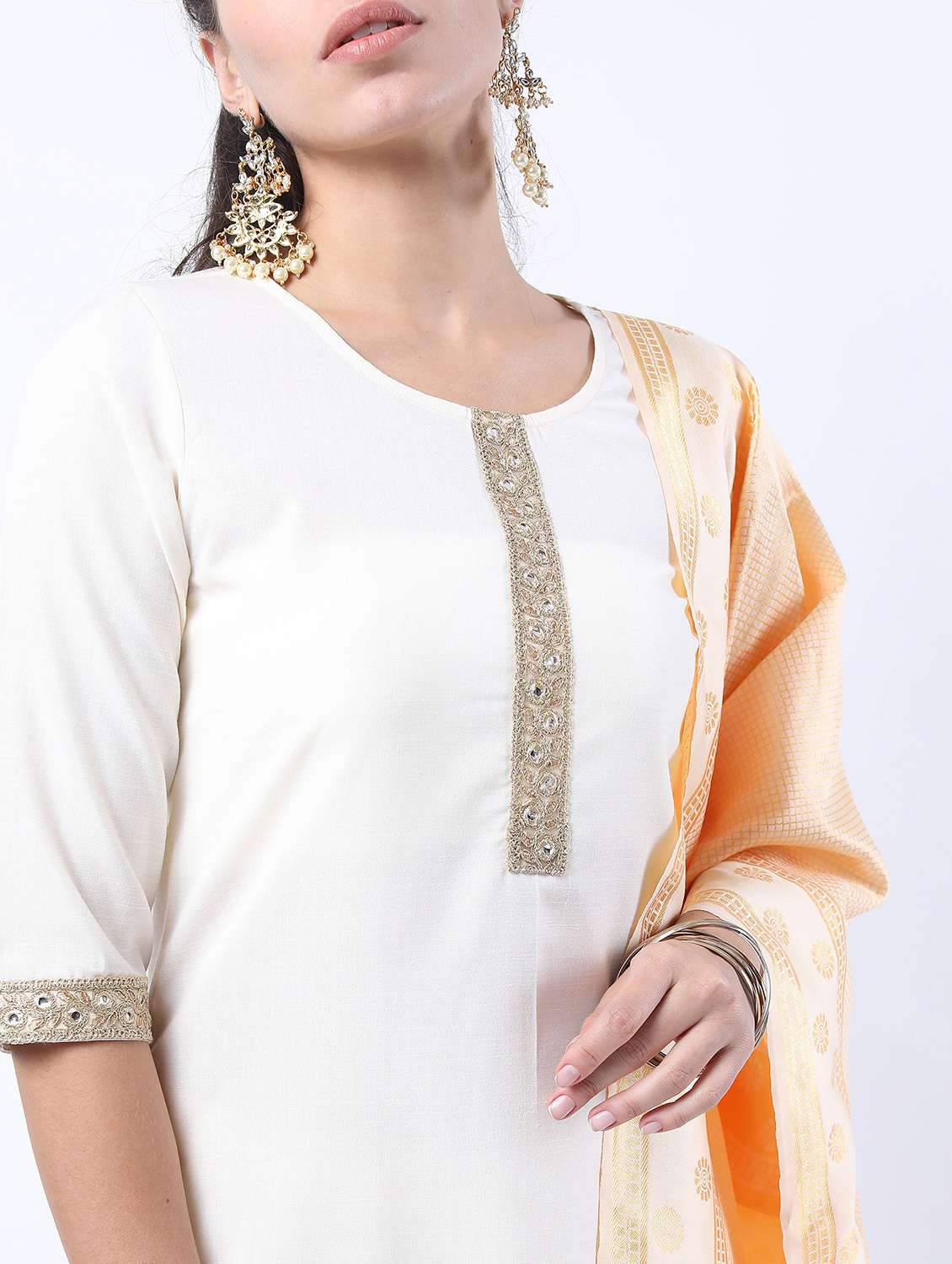 women white kurta pant set with dupatta - 21488431 -  Standard Image - 4