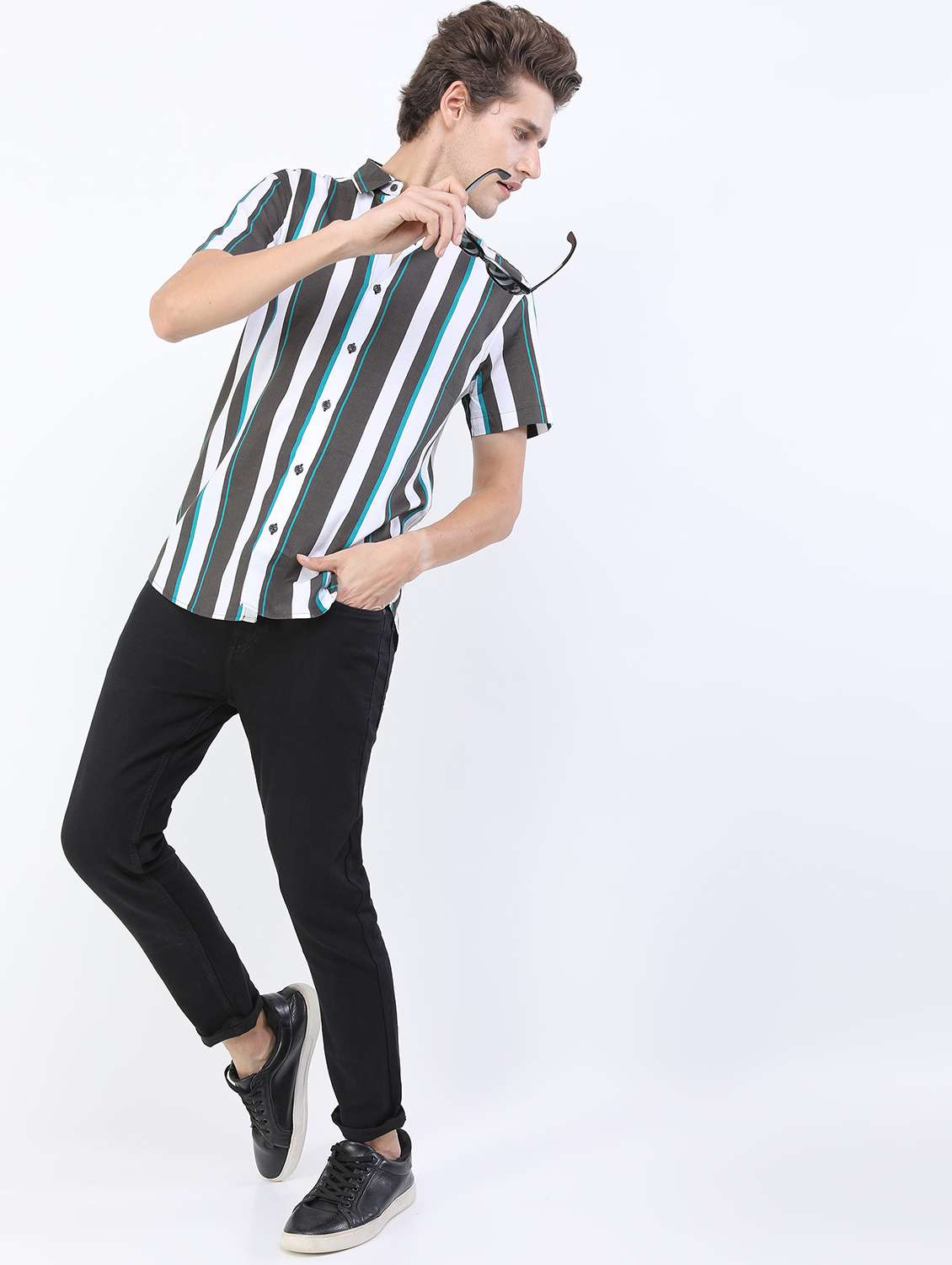 men striped casual shirt - 21488556 -  Standard Image - 4