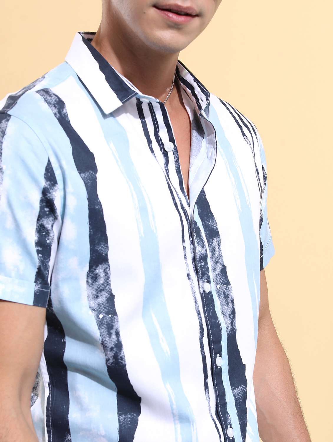men striped casual shirt - 21488565 - Standard Image - 4
