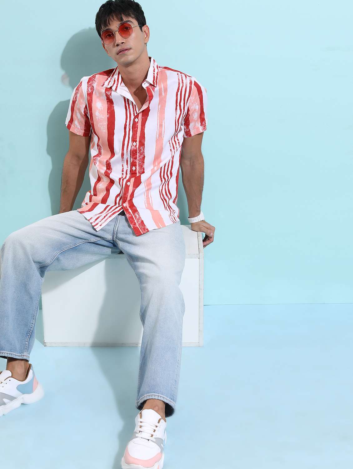 men striped casual shirt - 21488566 -  Standard Image - 4